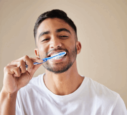 Creme dental com hidroxiapatita funciona mesmo? Entenda para que serve